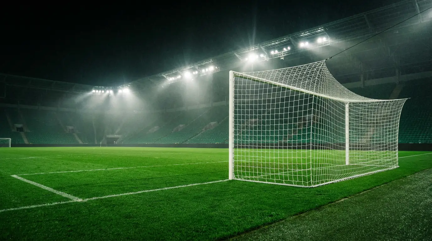 Campo di calcio visto dall'alto con linee statistiche che evidenziano le occasioni da gol
